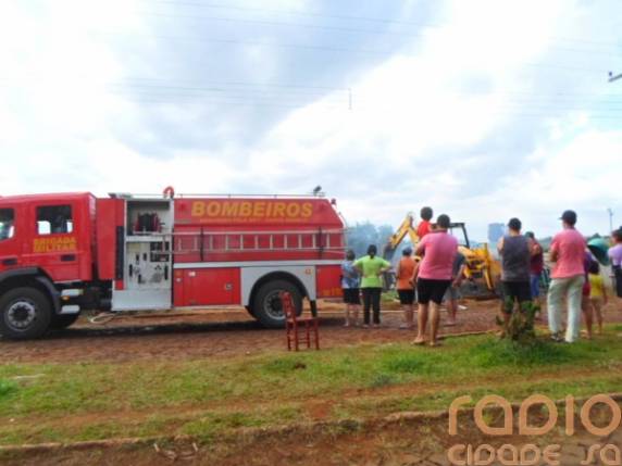 Incêndio destrói residência no município de Eugênio de Castro - foto 3