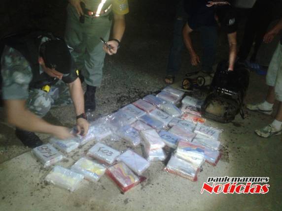 Operação conjunta apreende 44 kg de
cocaína em tanque de gasolina no RS - foto 2