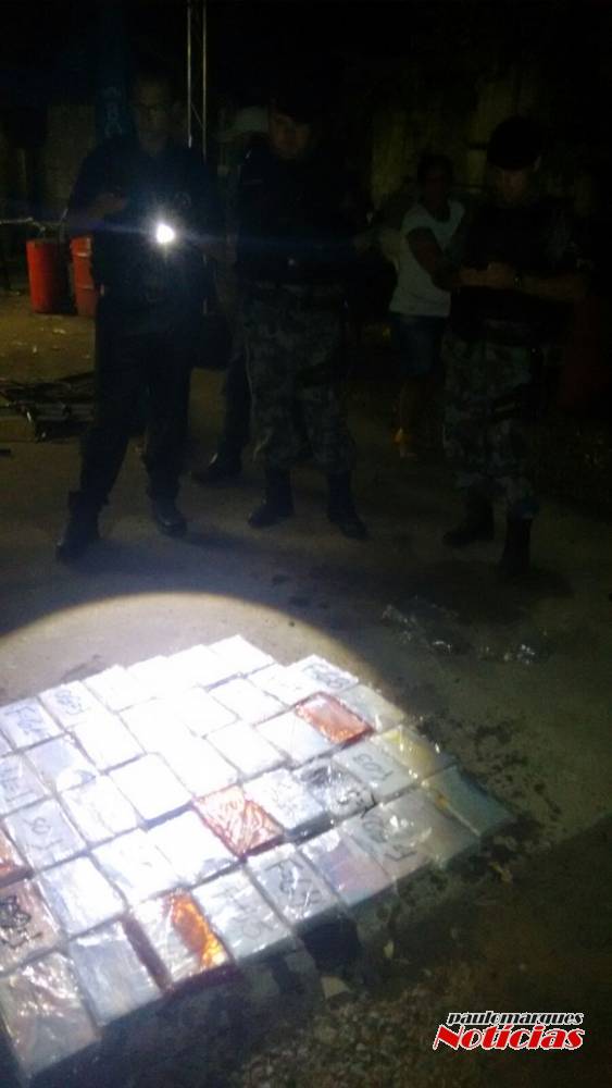 Operação conjunta apreende 44 kg de
cocaína em tanque de gasolina no RS - foto 5