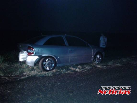 Veículo teve danos de
grande monta depois de uma saída de pista na BR-472 em Três de Maio - foto 4