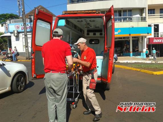 Ciclista fica ferida ao ser atingida por automóvel na rótula central em Três
de Maio - foto 2
