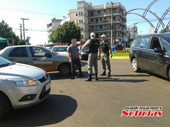 Ciclista fica ferida ao ser atingida por automóvel na rótula central em Três
de Maio - foto 4