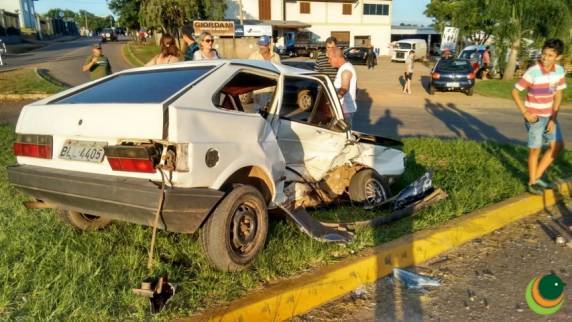 Colisão entre dois carros deixa um morto e dois feridos na ERS-324 - foto 3