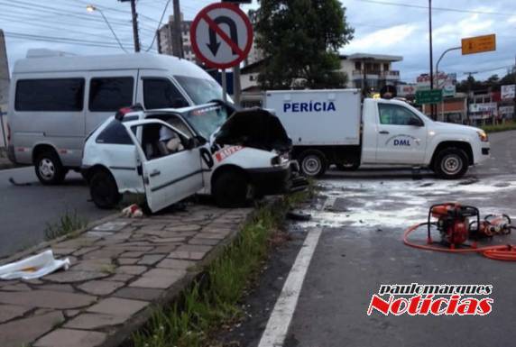 Outro passageiro do automóvel sofreu ferimentos mas não corre risco de morrer