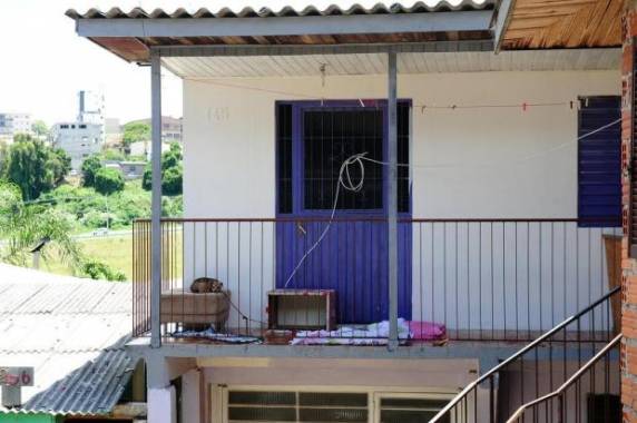 Polícia
encontra corpos de avó e neta dentro de casa na Serra do RS - foto 2
