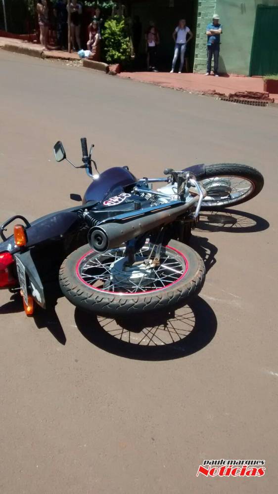 Piloto e carona de motocicleta ficam feridos em colisão com
automóvel - foto 2