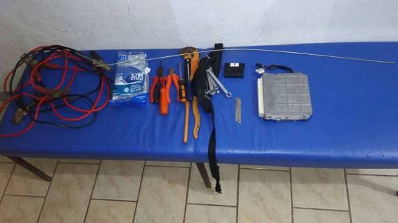 Polícia Militar prende
autor após tentativa de roubo na Meia Praia - foto 3