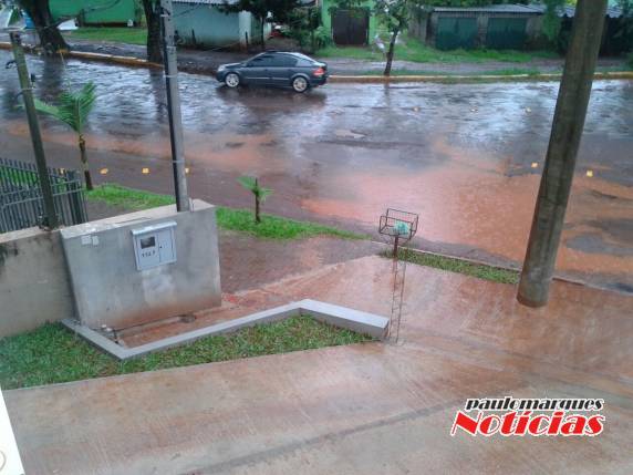 Condições precárias em esgoto pluvial ocasiona alagamentos em Três de Maio - foto 3