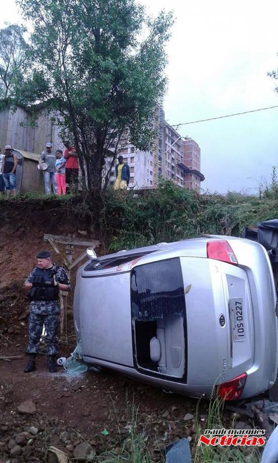 Dois criminosos são baleados após assalto e perseguição policial em Caxias do Sul - foto 2