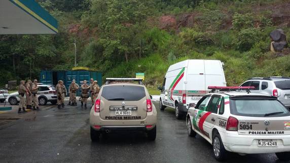 Em dois minutos 12º BPM recupera veículo após ser roubado - foto 3