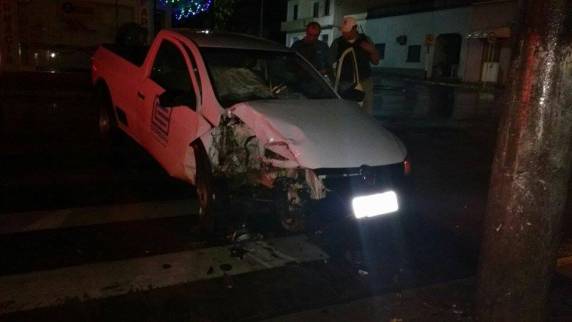 Acidente aconteceu na madrugada desta sexta-feira