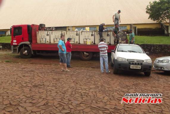 VÍDEO: empresa Nutrimaio distribui mais uma remessa com 173 mil alevinos de Tilápia - foto 3