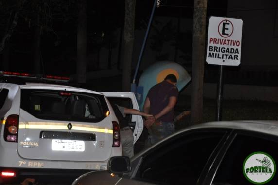 Brigada
Militar apreende veículos com cigarros contrabandeados em Tenente Portela - foto 3