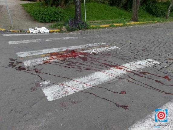 Jovem é morto a facadas no centro de Passo Fundo - foto 3