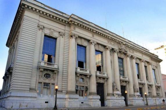 Futuros ex-governadores terão direito ao benefício por quatro anos após o fim do mandato