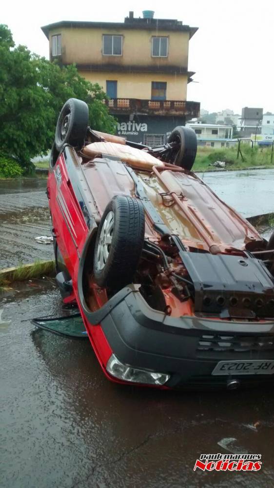 Veículo capota depois de uma colisão em Ijuí; veja o vídeo - foto 4