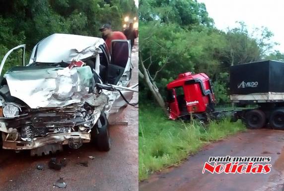 O acidente envolveu um automóvel e uma carreta no início da 

manhã