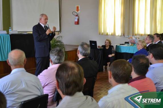 Realizada a assinatura oficial da implantação de laboratório de analise do leite na SETREM - foto 2