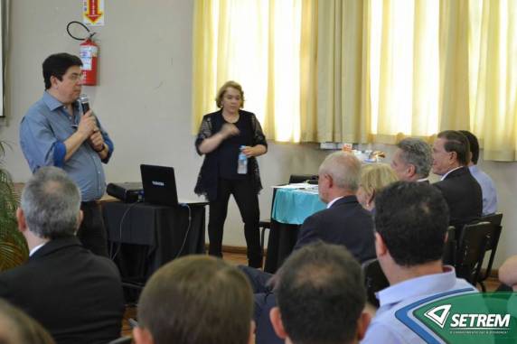 Realizada a assinatura oficial da implantação de laboratório de analise do leite na SETREM - foto 3