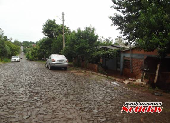 Vídeo: Casas alagam e moradores esperam solução prometida pela prefeitura de Três
de Maio - foto 3