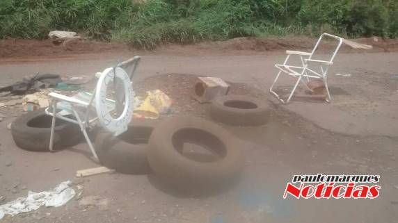 Veículo de um tresmaiense capotou nesta quinta-feira na rodovia
