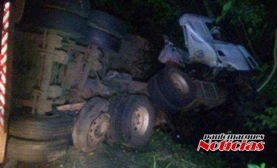 Caminhoneiro
de Tuparendi morre em acidente na BR 386 - foto 3