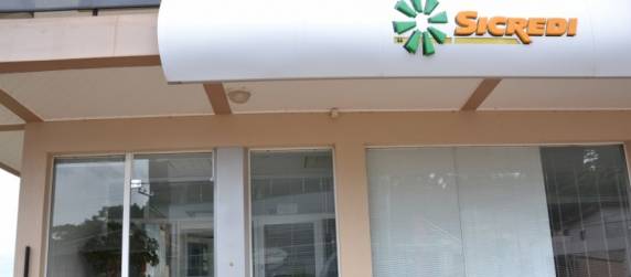 Quadrilha assalta agências bancárias em Vista Alegre do Prata - foto 2