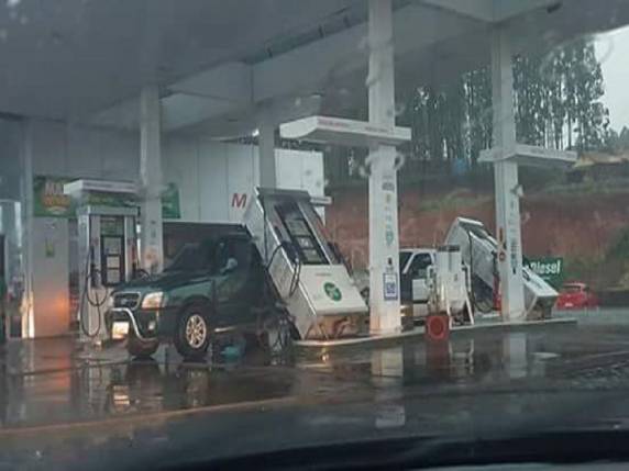Temporal com vento de 70,4 km/h causa estragos em Chapecó, SC - foto 4