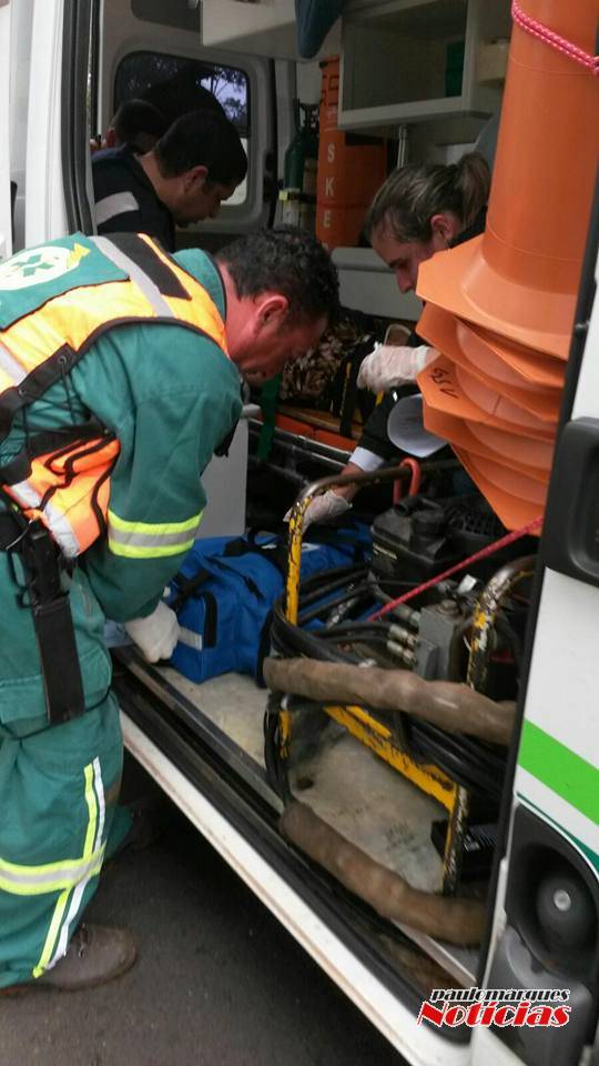 Duas pessoas ficaram feridas em acidente na ERS 142 - foto 3