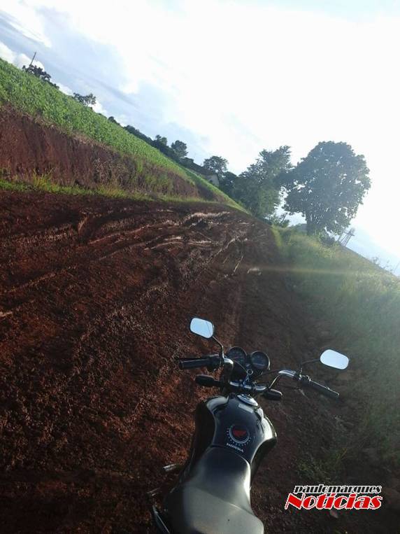 Agricultores reclamam de situação da estrada de acesso a Esquina Hettwer, no
interior de Três de Maio - foto 6