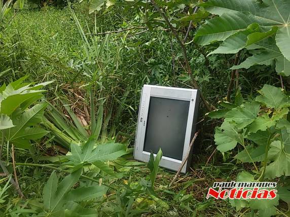 Descarte irregular de lixo eletrônico em Três de Maio - foto 2