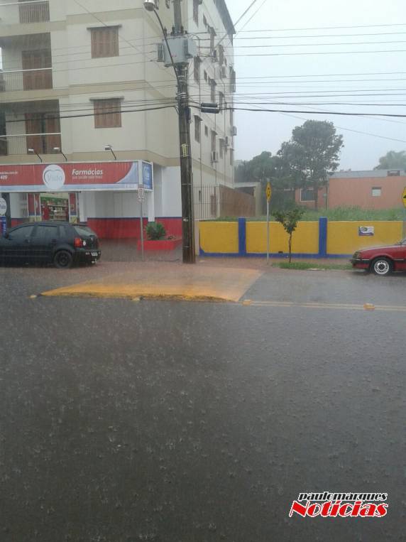 Ruas alagam em dias de chuvas em Três de Maio - foto 4