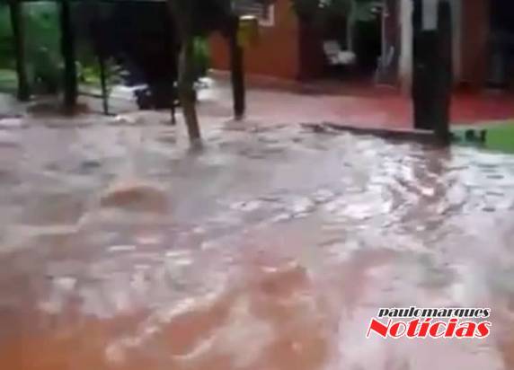 Rua Pio XII e São Sebastião tiveram 

problemas nesta segunda-feira