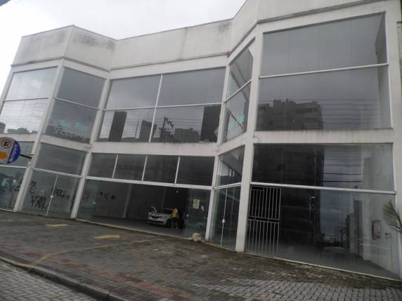 Fiscalização da “prefa” breca estacionamento irregular na Meia Praia - foto 3