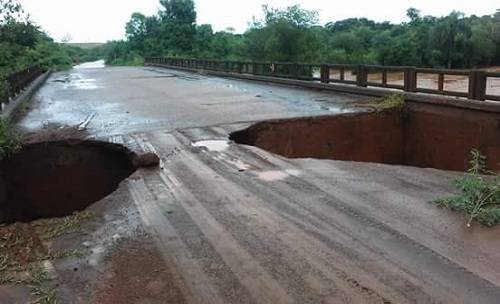 Motoristas não devem se arriscar a passar pelo trecho