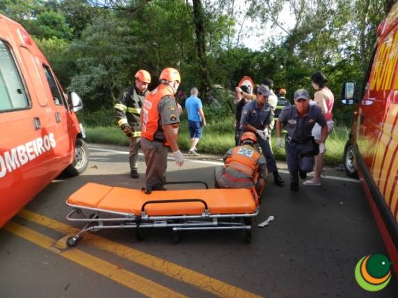Mulher teve a perna amputada
depois de um grave acidente na ERS-324 - foto 2