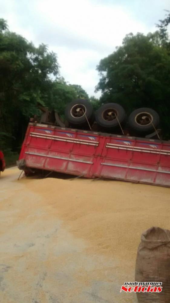 Grave acidente envolve carreta e automóvel na ERS-342;
Veja vídeo - foto 5