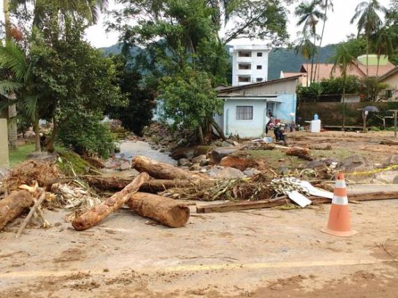 Partes de Jaraguá do Sul seguem sem água e luz após
chuvas - foto 3