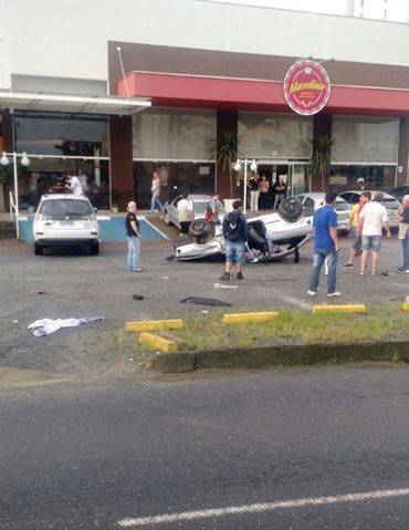 O acidente ocorreu na rua Humberto de Campos, no bairro da Velha