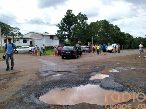 Acidente no Trevo da Fenamilho faz veículo capotar, em Santo Ângelo - foto 5