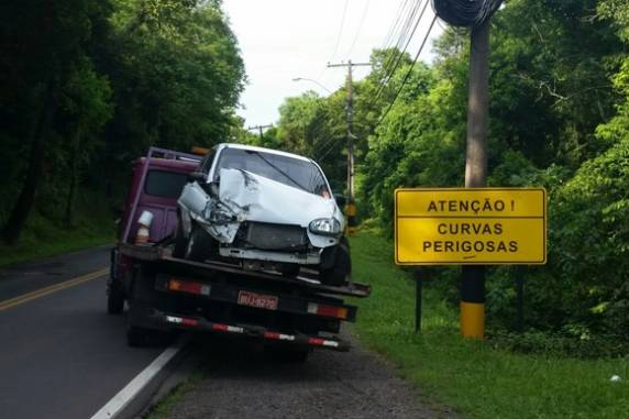 Acidente aconteceu no começo da manhã desta quarta-feira
