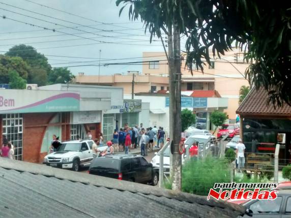 Homem descontrolado é suspeito de quebrar aparelhos e móveis de loja de informática em Três de Maio - foto 2