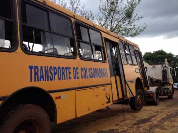 Colisão também 

envolveu 2 caminhões, na PR-082, em Engenheiro Beltrão