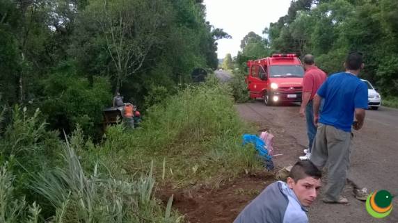 Acidente
envolvendo micro-ônibus deixa feridos no Norte do RS - foto 3