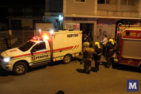 Dois homens morrem em grave acidente na rua Gustavo Halfpap, em Brusque - foto 3