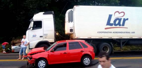 Acidente deixa três feridos em
Maravilha - foto 3