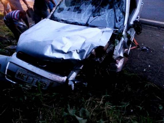 Acidente deixa três feridos em
Maravilha - foto 2
