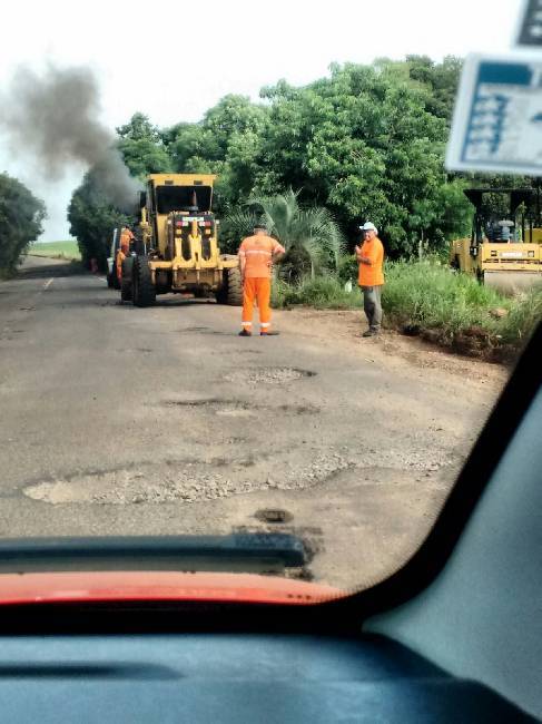Operação tapa buracos é realizada na ERS 342, trecho entre Ijuí e Catuípe - foto 3