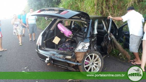 Colisão deixa 5 pessoas gravemente feridas na ERS-163, em
Tenente Portela - foto 2