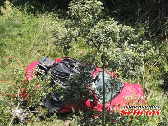 Acidente mata pai, mãe, avó e deixa irmãos de 4 anos feridos na BR-
386 - foto 2